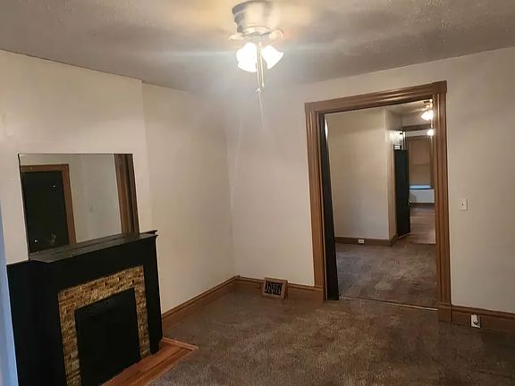 3rd image of 1047-1049 Sells Ave #1049-A