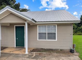 255 Concord St NE #B, Pelham, GA 31779