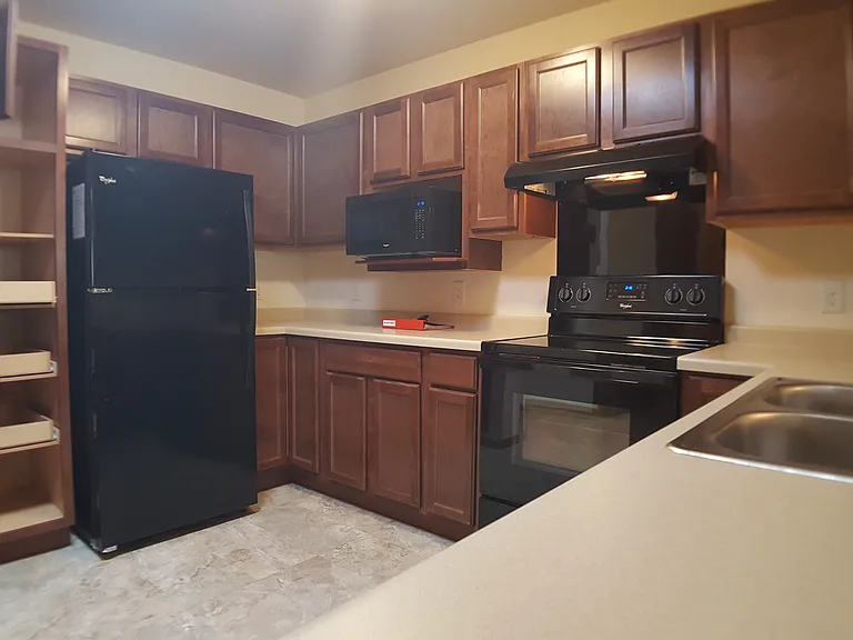 200 Buehler Ave #10 — Photo 6
