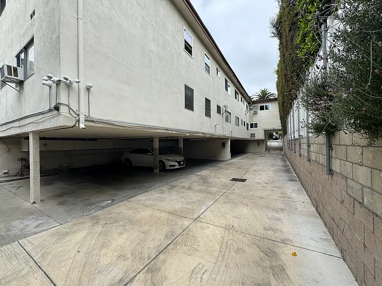 7730 Lexington Ave #102 — Photo 12