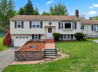 101 Long Hill Dr, Leominster, MA 01453