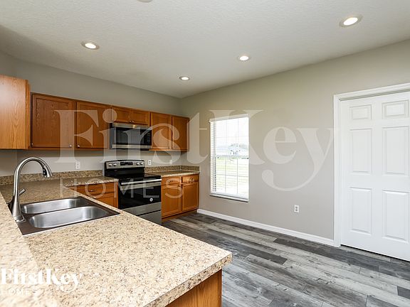 4th image of 939 Cumberland Dr