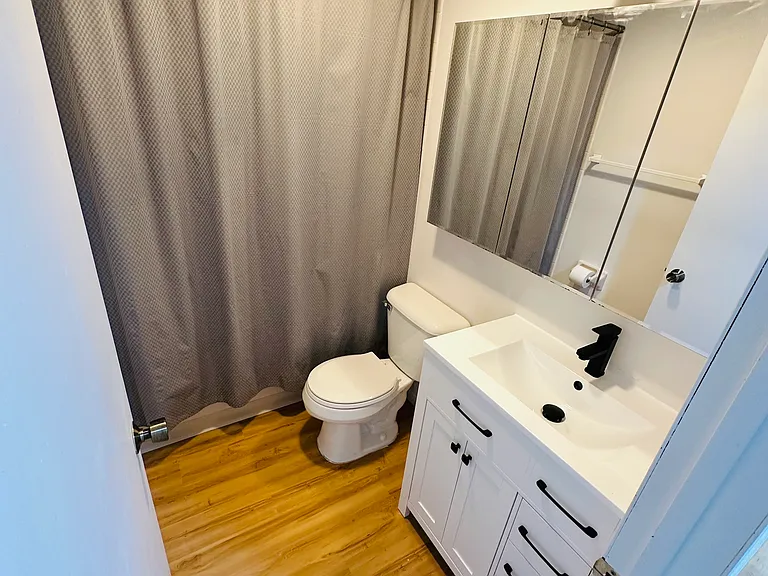 5640 23rd Ave SW #1 — Photo 4