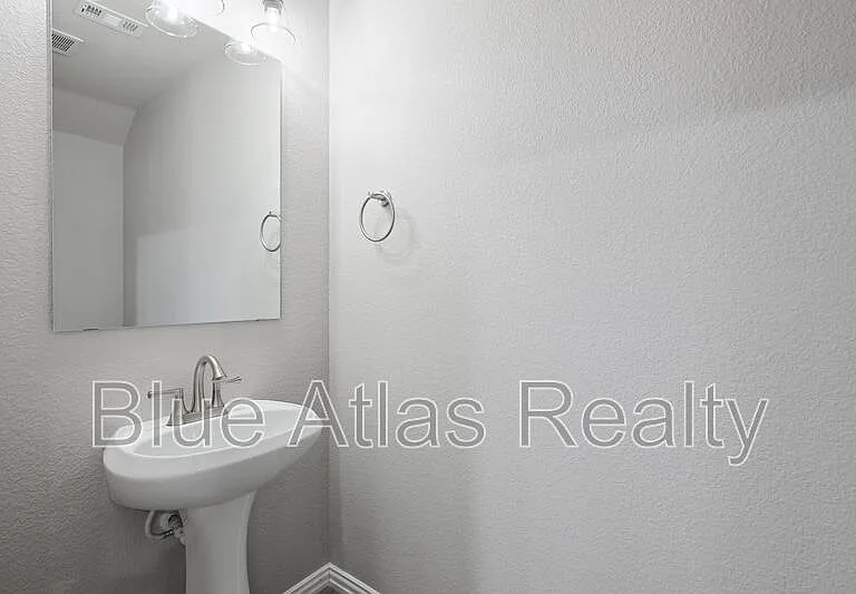 5820 Grayson St — Photo 7