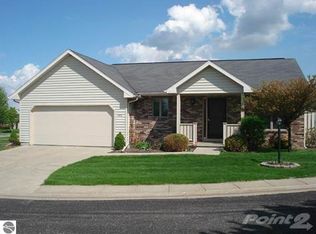 405 Cresthaven Ln, Mount Pleasant, MI 48858