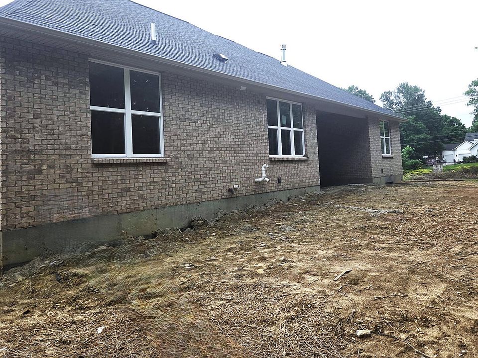 2nd image of 2015 Tall Pines Ln