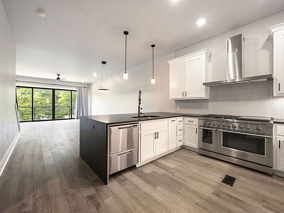 5th image of 116 E Mountain St