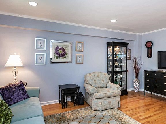 4th image of 14 Edwards St APT 1B