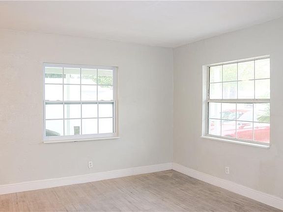 2nd image of 5218 Newton Ave S