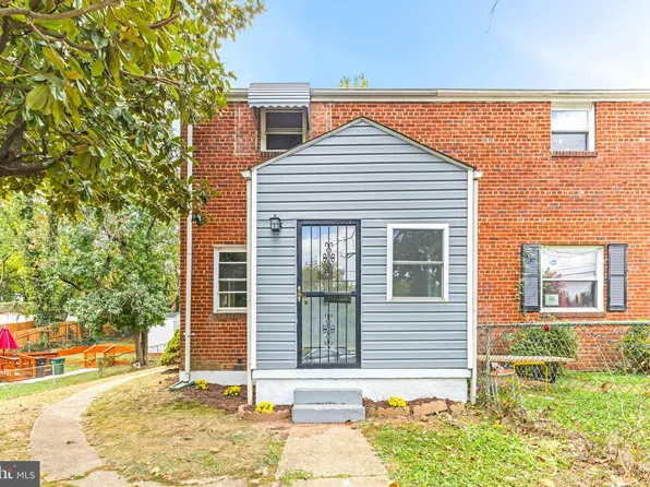 700 Cabin Branch Dr, Capitol Heights, MD 20743