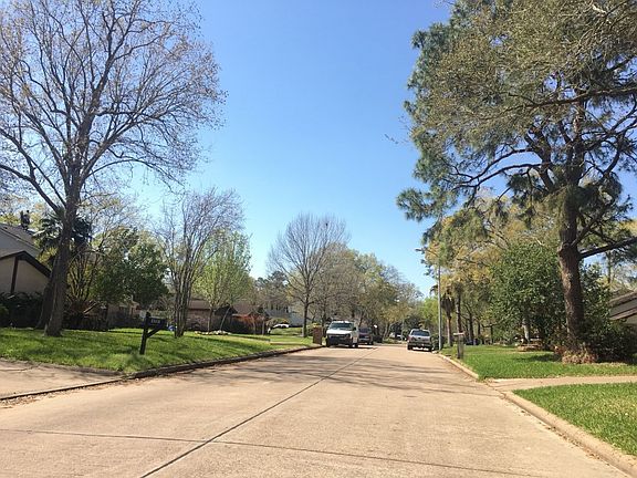 5th image of 4110 Laurel Grove Dr