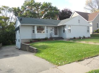 2069 Avalon Rd, Dubuque, IA 52001