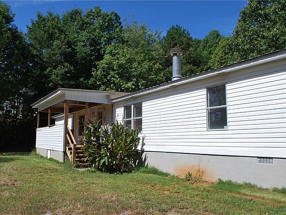 4th image of 135 Oakridge Dr