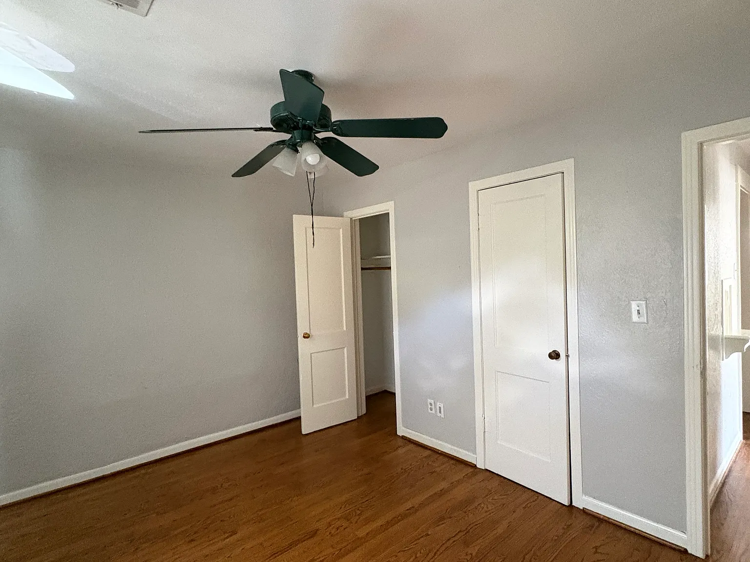 3 bed, 1389 sqft, $1,900 — Photo 4