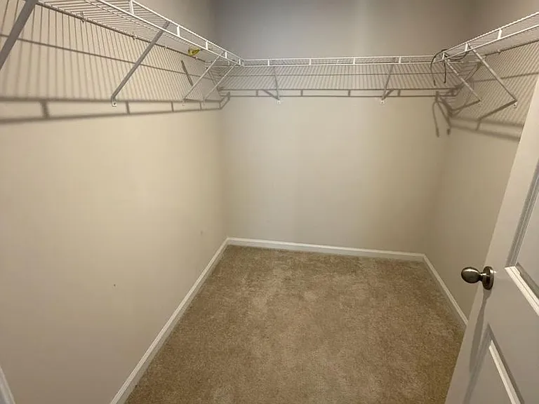 131 Highland Dr — Photo 16