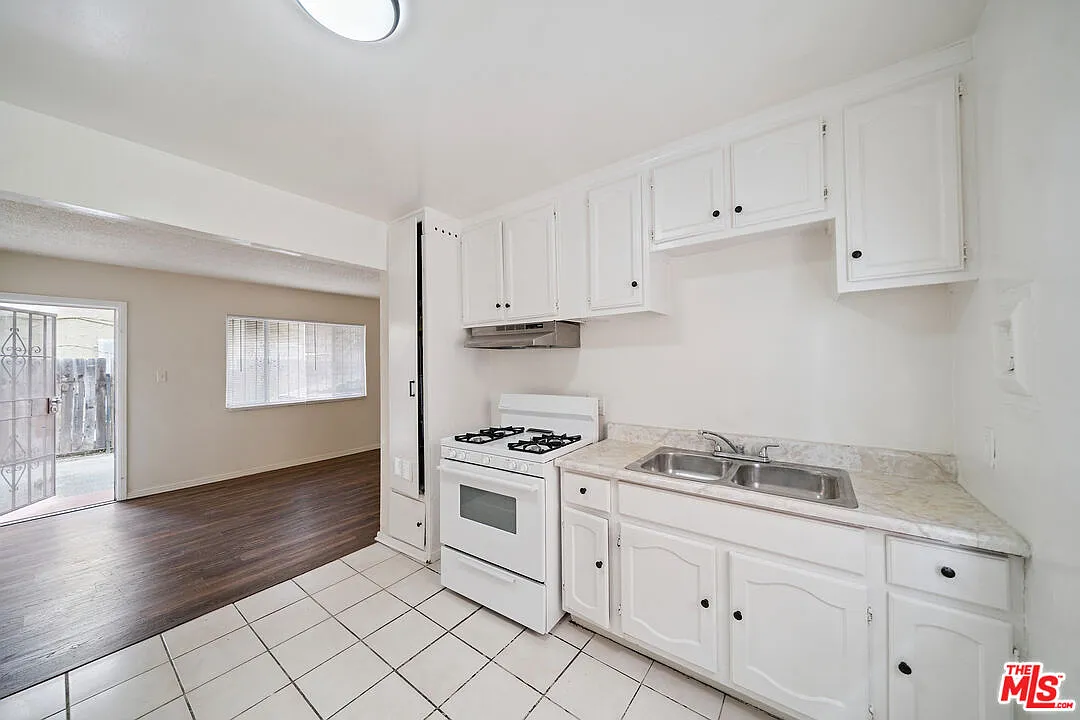 2 bed, 1.0 bath, 650 sqft, $1,795 — Photo 2