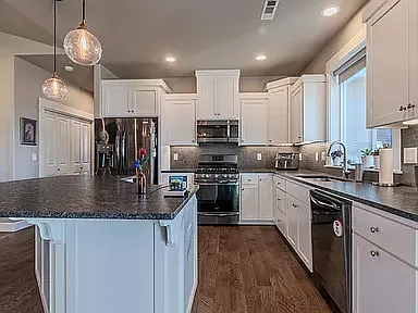 1130 Stanford Ave — Photo 10