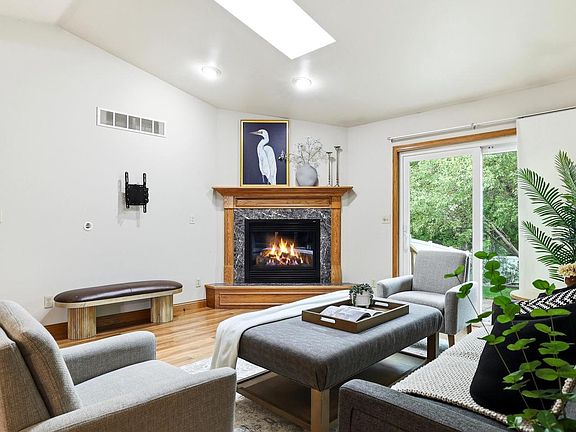 5th image of 799 STONE RIDGE DRIVE