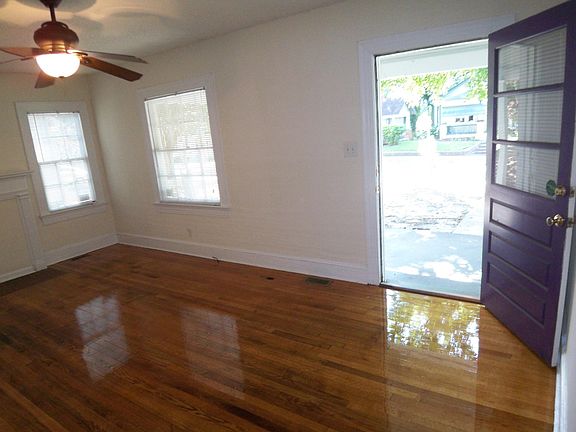 4th image of 206 S Summit St