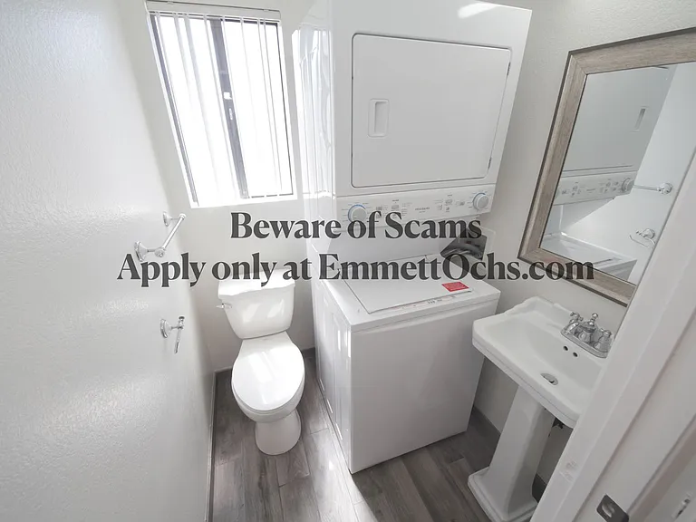 Bundy Townhomes — Photo 12