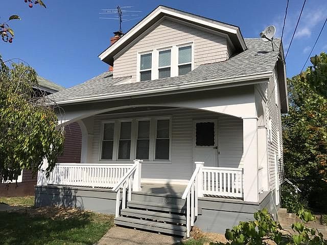 1st image of 1636 Larch Ave