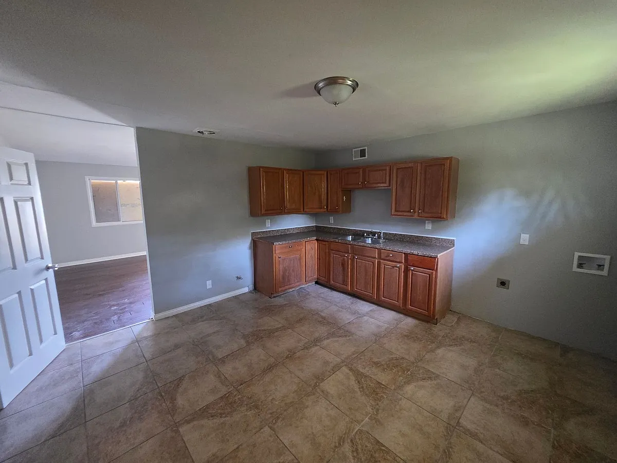 Building Photo - 42 Saint Henry Dr