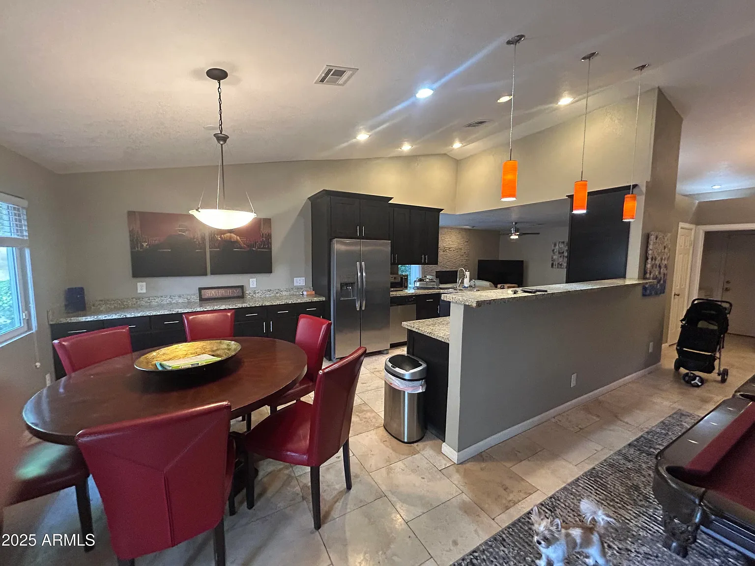 3 bed, 2.0 bath, 1716 sqft, $5,000 — Photo 3