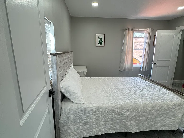 328 N Euclid Ave #C — Photo 2