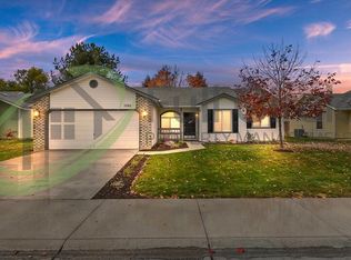 1095 N Maple Creek Ave, Meridian, ID 83642