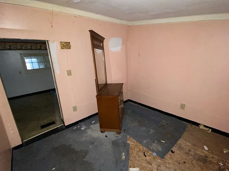 533 Higgins St — Photo 3