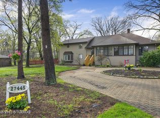 27W445 Sunnyside Ave, Winfield, IL 60190