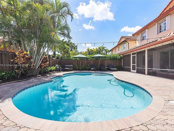 3rd image of 10580 NW 57th St