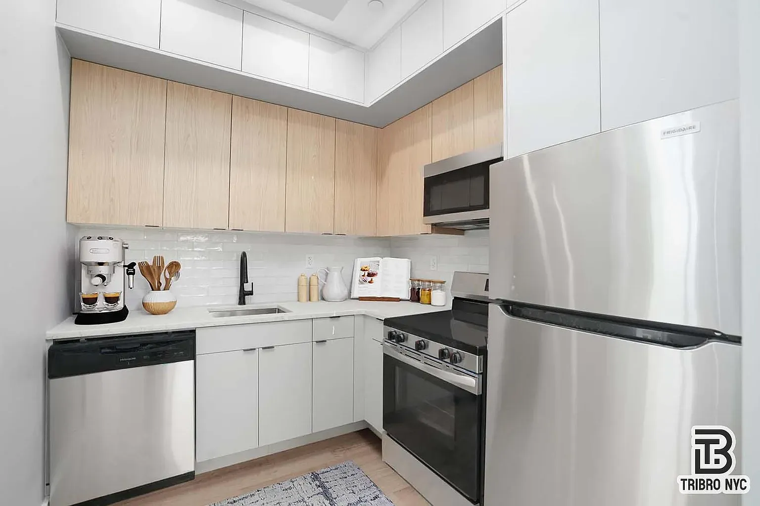 92 Manhattan Avenue — Photo 3