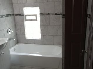 3542 N 10th St #B, Milwaukee, WI 53206