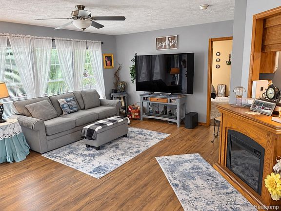 2nd image of 373 Crabapple Ln