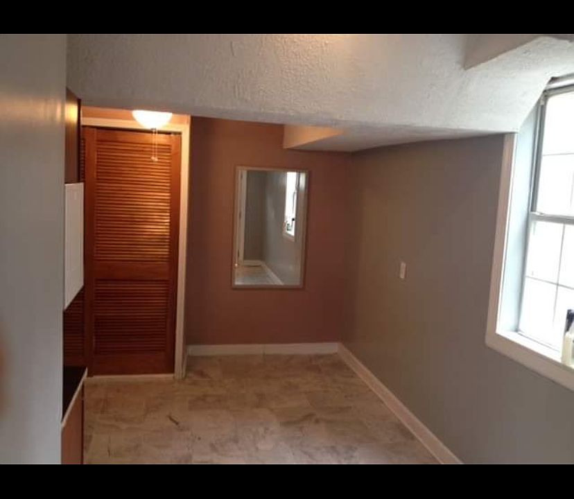 2nd image of 1110 N 32nd St #D