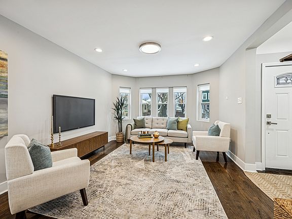 3rd image of 1141 Highland Ave