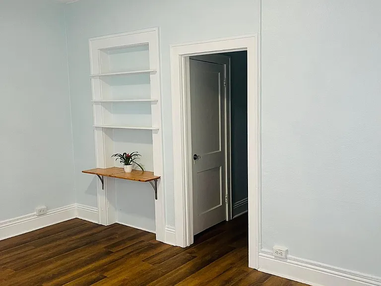 126 Mendoza Ave #12 — Photo 1