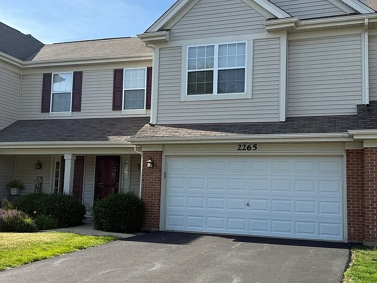 2265 Pembridge Dr — Photo 1