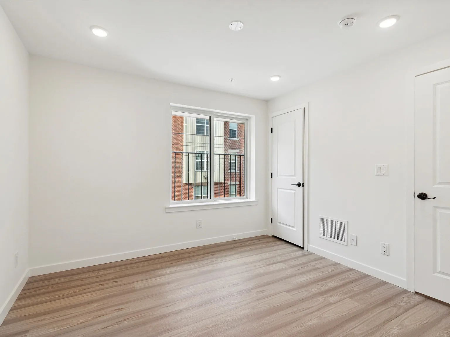 1338 N 15th ST Unit B1 — Photo 4
