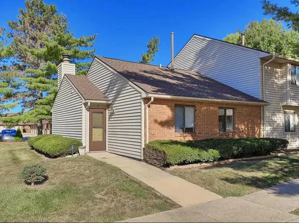 1611 Lyndhurst Dr APT A, Savoy, IL 61874