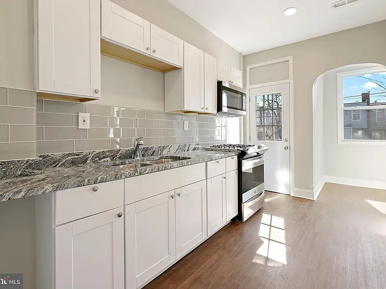 1719 E 31st St — Photo 3