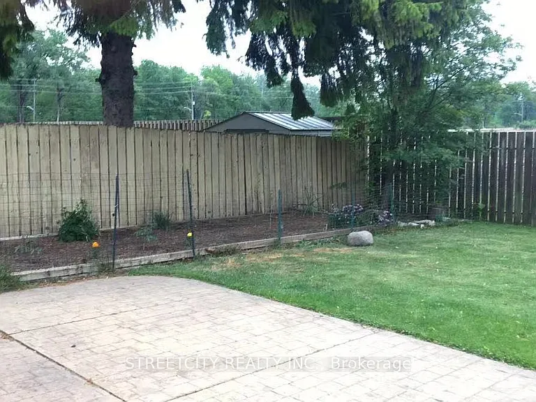 6860 Malden Rd — Photo 13