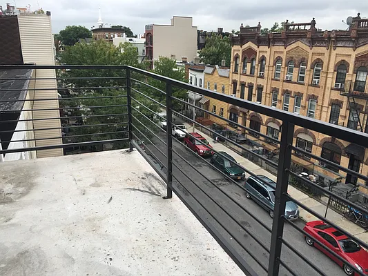 Rented by P Management | media 22