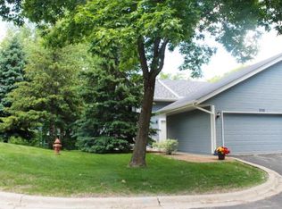 2732 River Woods Ln, Burnsville, MN 55337