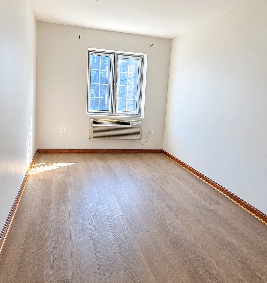 2 bed, 800 sqft, $2,800 — Photo 2