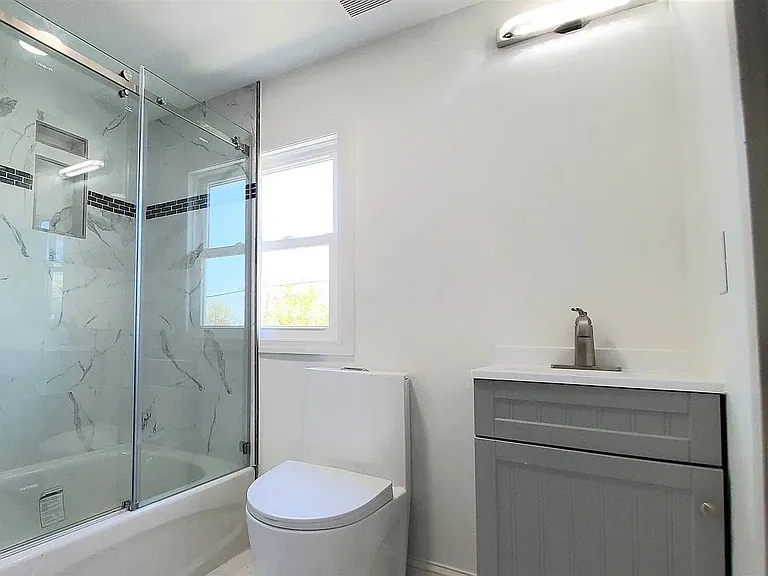 259 Duncan Ave #2 — Photo 12
