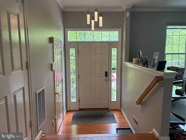 10148 Vanderbilt Cir — Photo 3