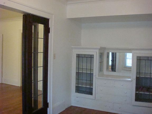 3rd image of 2029 E Park Pl #2