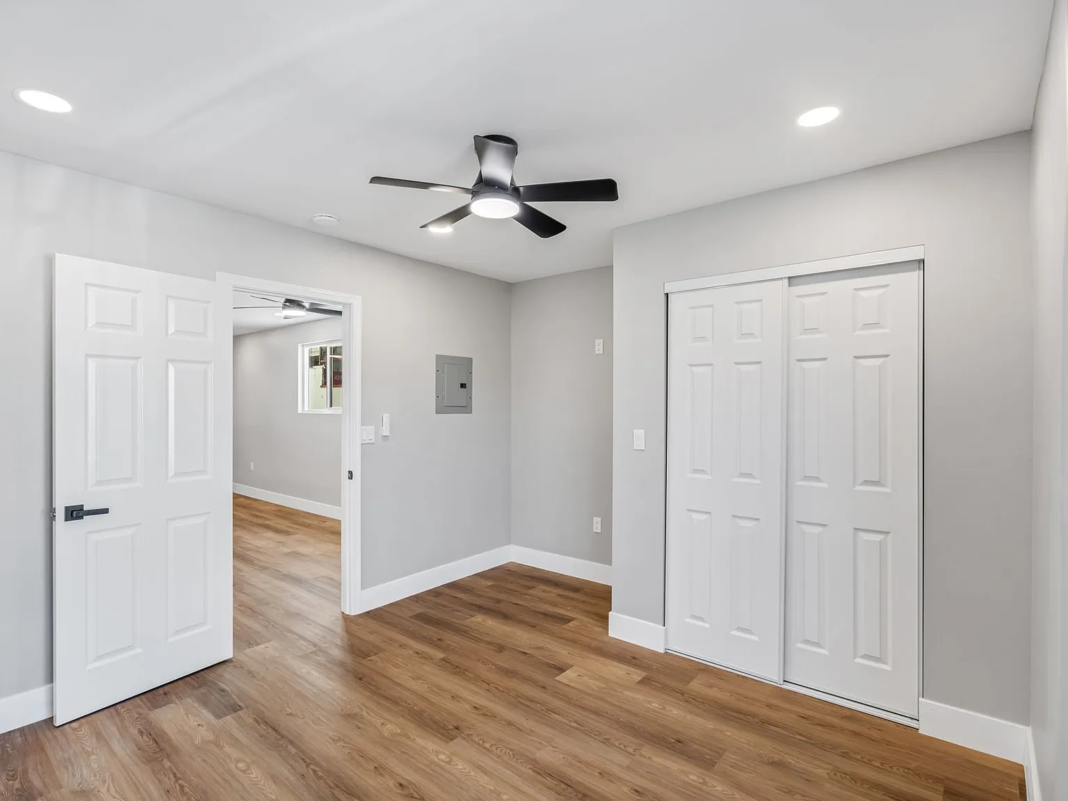 1 bed, 700 sqft, $2,200 — Photo 2